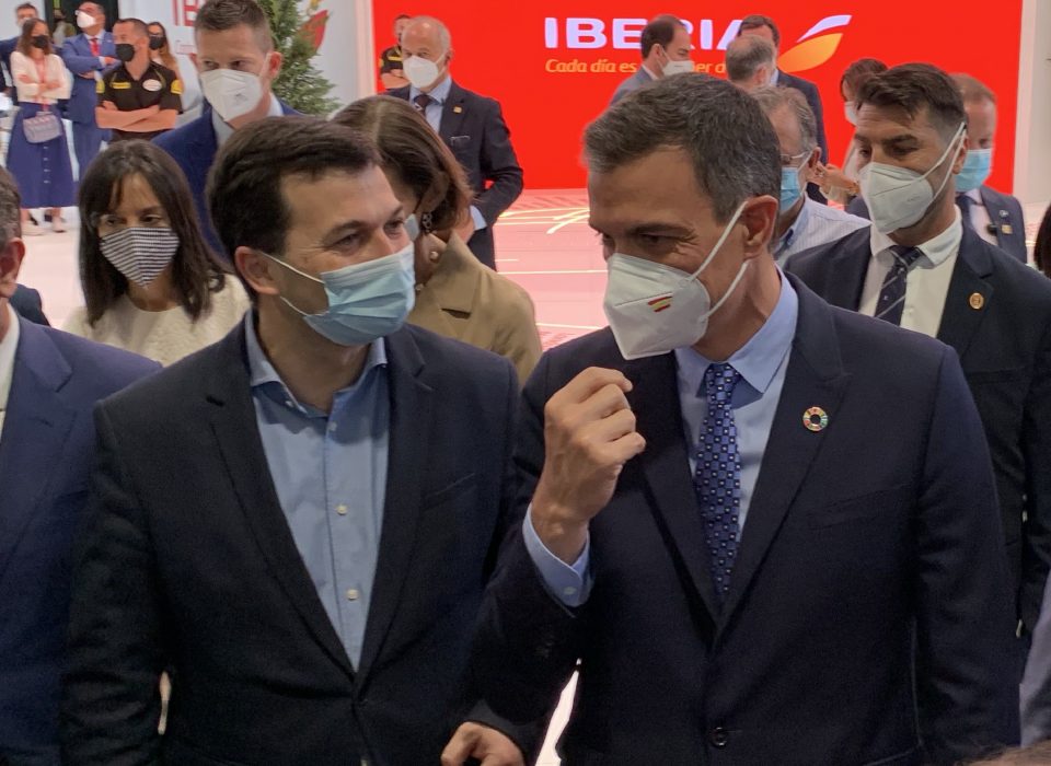 Gonzalo Caballero e Pedro Sánchez, hoxe, en Fitur